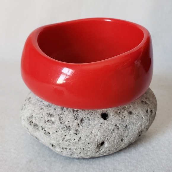 Vintage Cherry Red Wave Bangle and Earrings Set - Picture 5 of 16